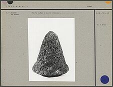 Molette conique en basalte alvéolaire