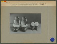 Chaussures chinoises portées par les femmes aux pieds déformés