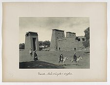 Karnak. Porche d'Euergetes I et pylône