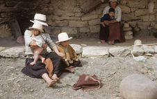 La Chokta. Route Celendin. Site Caj. III, Cajamarca. Indigènes. Maison faite de…