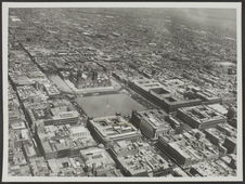 Sans titre [vue aérienne  de la ville de Mexico et notamment de la cathédrale]