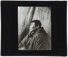 Rotchelen de Irgaunuk [portrait d'un homme]