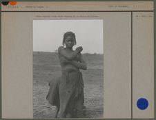 Jeune fille captive d'une tribu touareg
