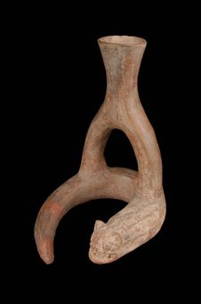 Vase zoomorphe en forme de serpent