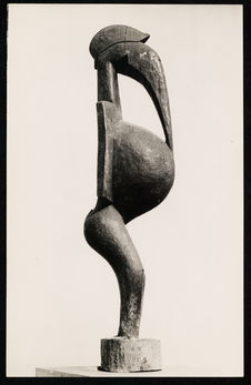 Grande sculpture anthropo-zoomorphe