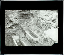 Carthage. Sarcophages à la basilique Damou-el-Carrita