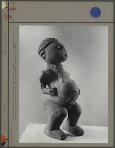 Bois sculpté, femme enceinte Bamiléké