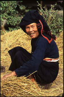 Costume traditionnel des femmes âgées