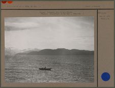 Pirogue fuégienne dans la baie Désolée