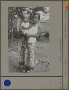 Jeune mère thailandaise et son enfant