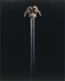 Bâton cérémoniel ou sceptre à décor zoomorphe