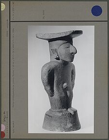 Statuette anthropomorphe en pierre