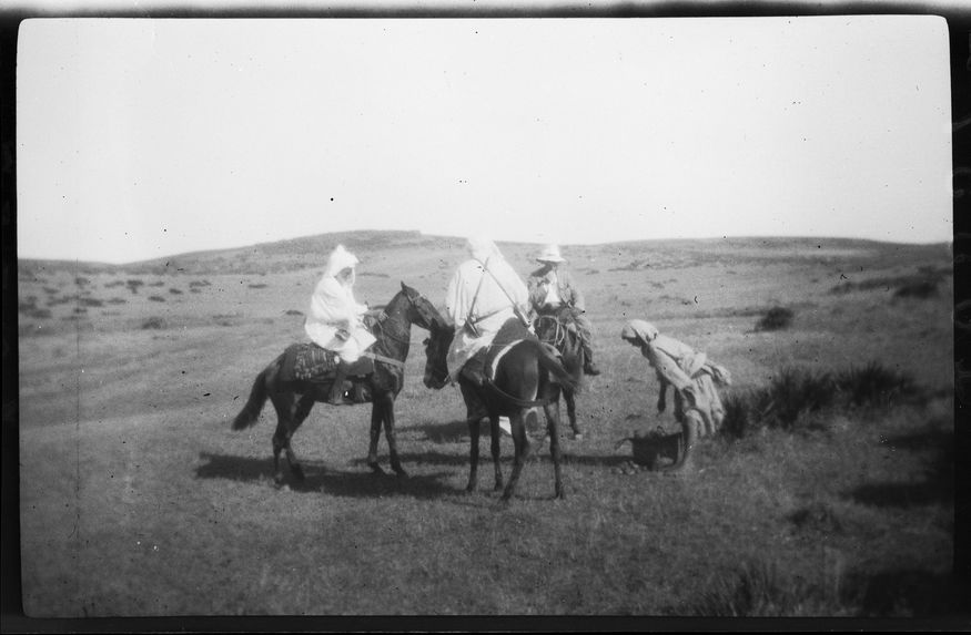 Sans titre [hommes à cheval]