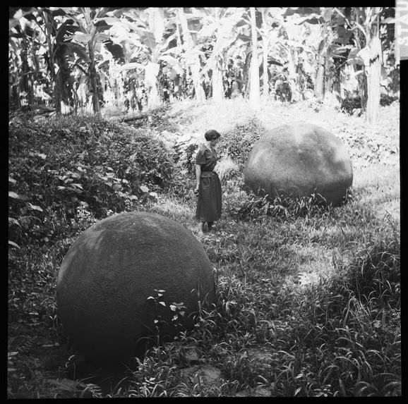 Boules de pierre d'origine inconnue