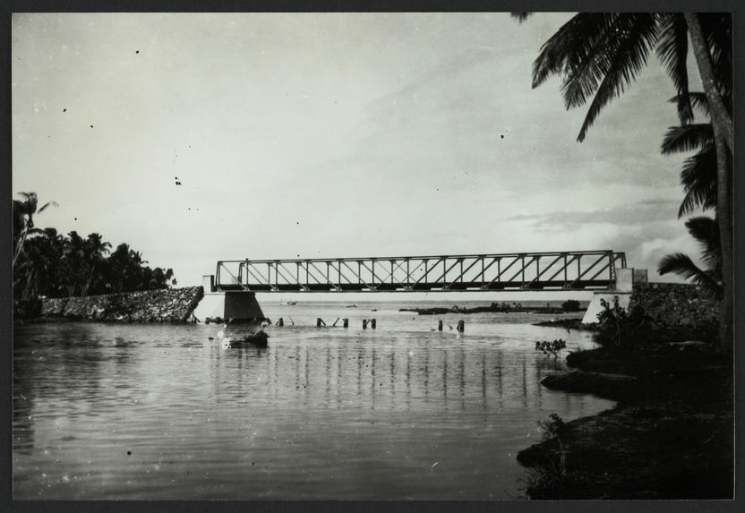 Pont sur le rivière Avera-Rahi