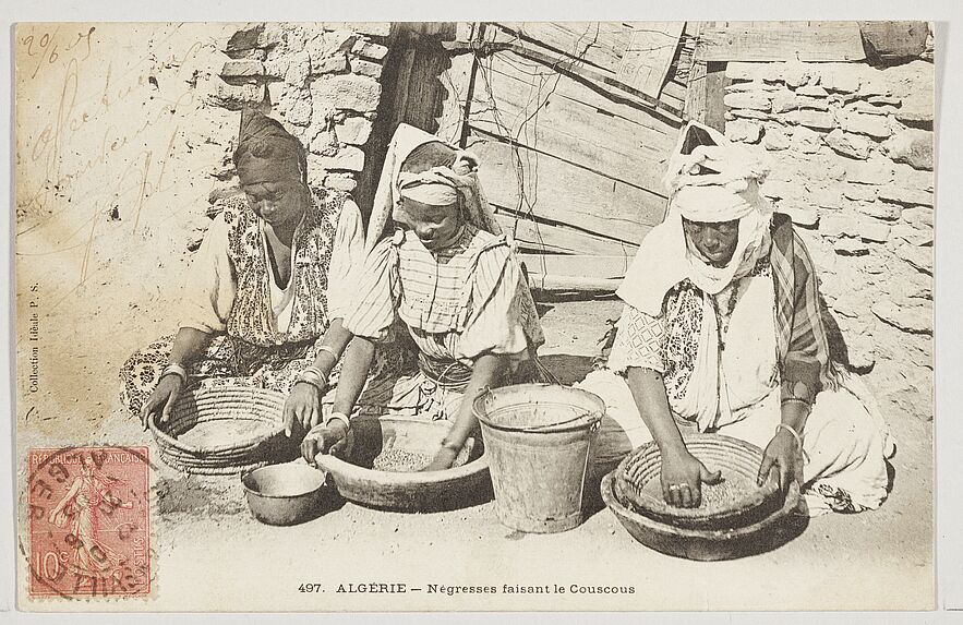 Algérie - Négresse faisant le Couscous