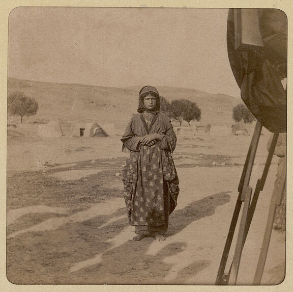 Kurdes près d'Erivan [jeune femme]
