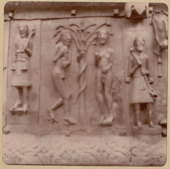 Un panneau de la porte en bronze, dite de Khorsoum [Novgorod, cathédrale Sainte-Sophie, détail de la porte de Korsoun]