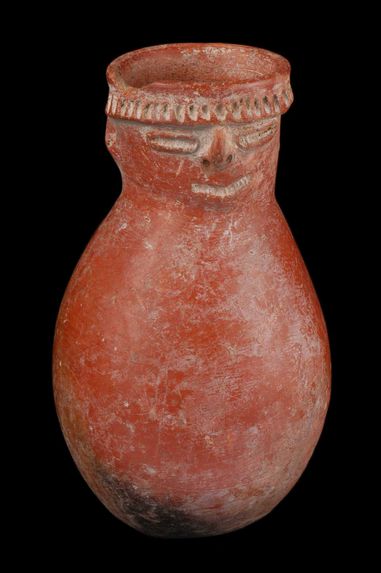Vase ovoïde à col céphalomorphe