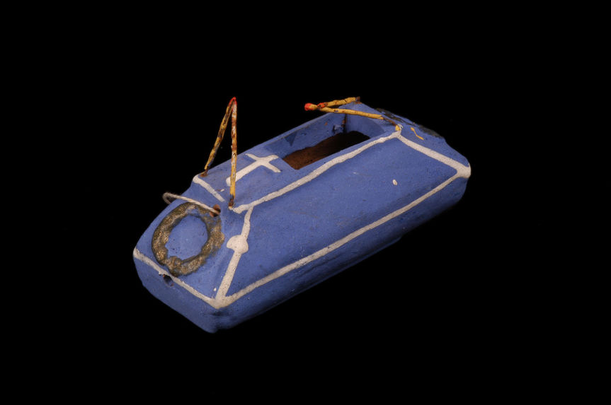 Miniature : cercueil contenant un squelette