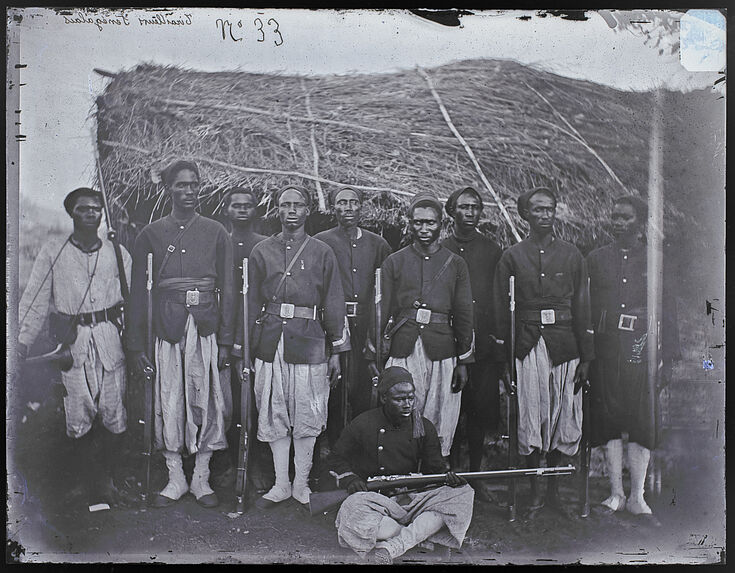 Tirailleurs Sénégalais [Portrait de groupe d'hommes]