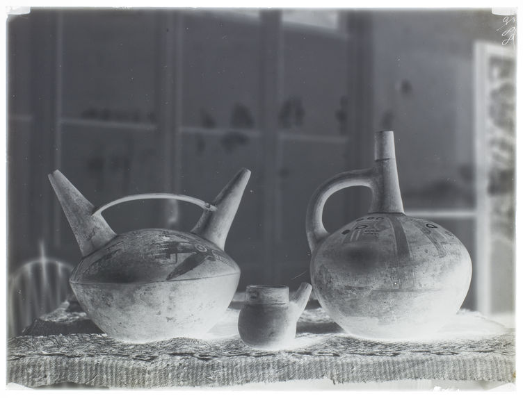 Trois Vases de Cajamarquilla [Style Nievería]
