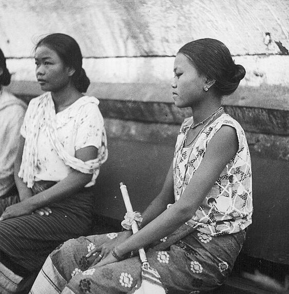 Jeunes filles laotiennes