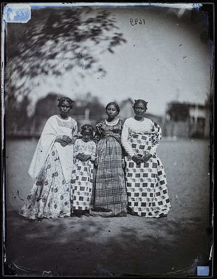 Groupe de femmes malgaches.