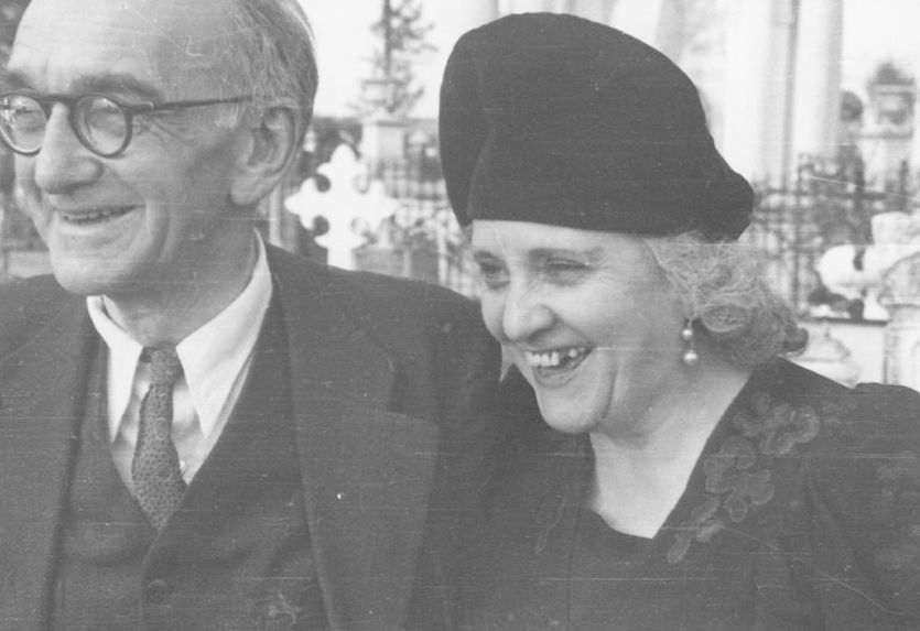 Monsieur le professeur et Madame P. Rivet à Silvia, en Colombie, fin 1941.