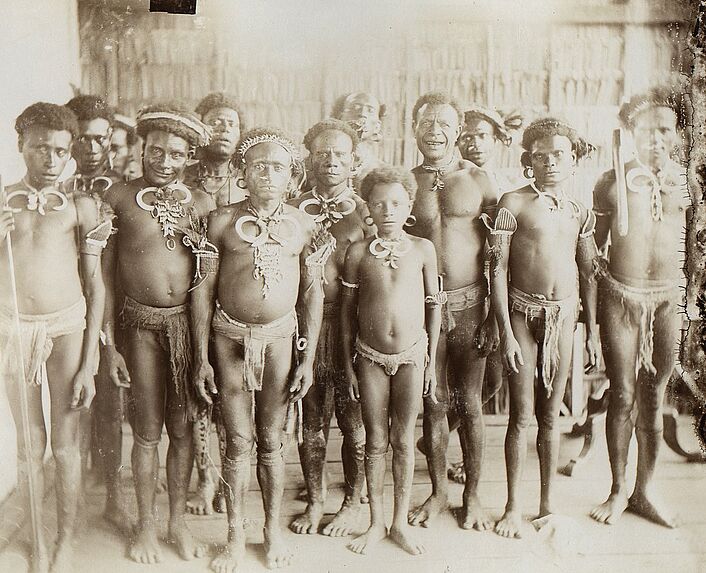 Groupe de Papous de Bogadjim