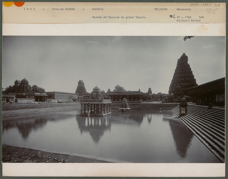 Bassin et Gopuram du grand Temple