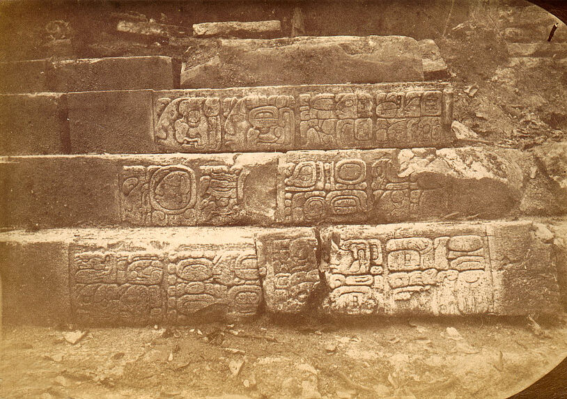 Palenque. Inscriptions sur les escaliers