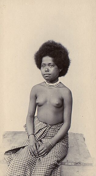Jeune fille Papua de onze ans