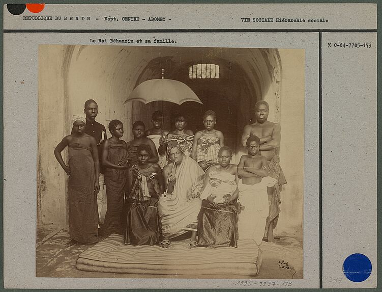 Le Roi Béhanzin et sa famille au début de son exil en 1894