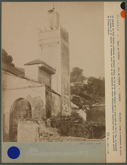 La mosquée de Sidi Brahim présente un minaret trapu