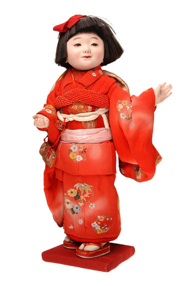 Poupée de fillette en kimono