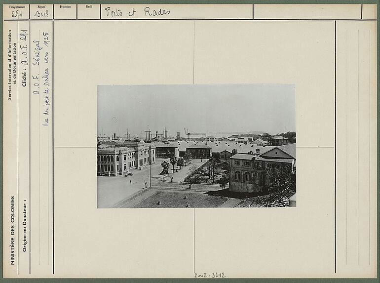 Vue du port de Dakar