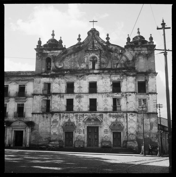Sans titre [façade d'une église de Belém]