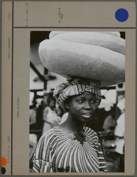 Femme au marché