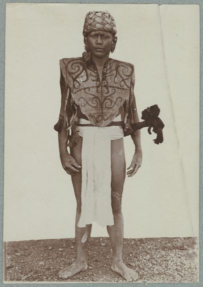 Kenya type met boomschors jas