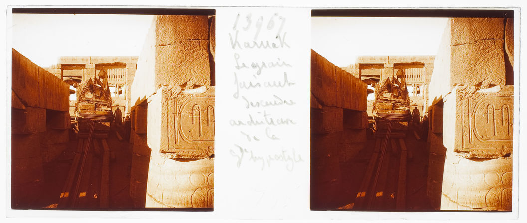 Karnak. Legrain faisant descendre architrave de la grande hypostyle