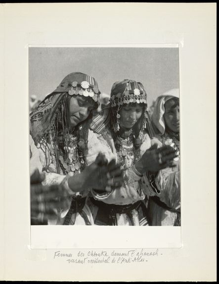 Femmes des Chtouka dansant l'ahouach