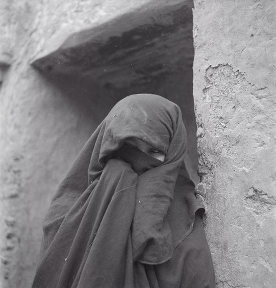 Maroc vers Taroudant [portrait d'une femme]