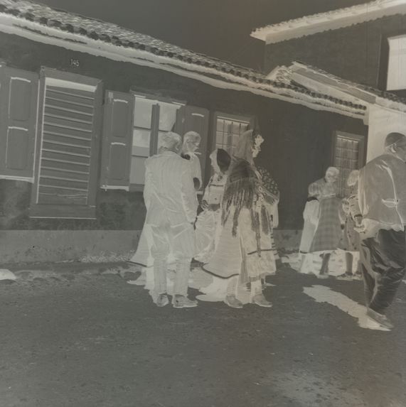 Femme malissandre dans la rue