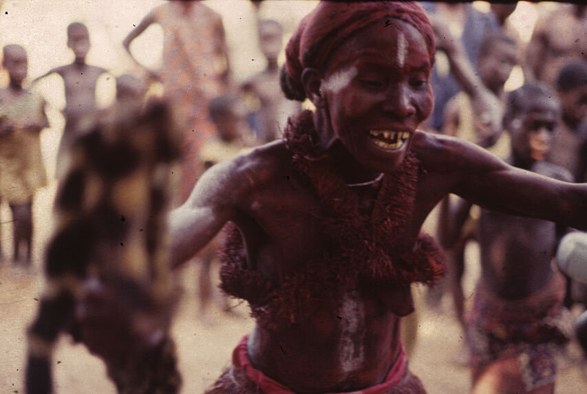 Sans titre [femme dasant le bobongo]