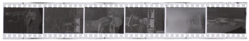 Buang Watut. Mission 1954-55. Bande film de 6 vues concernant des portraits d'enfants et des habitations