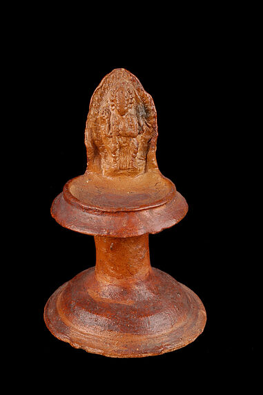 Lampe à huile ornée d'une divinité (Lakshmi?)