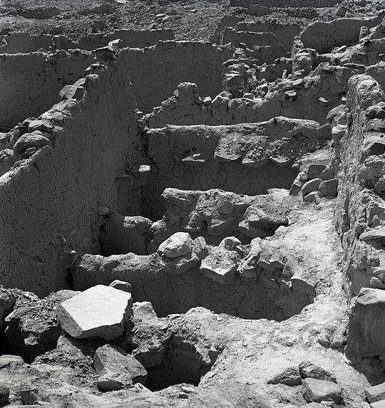 Bande-film de 3 vues concernant la vallée de Lurin. Rio Seco, en amont de Pachacamac