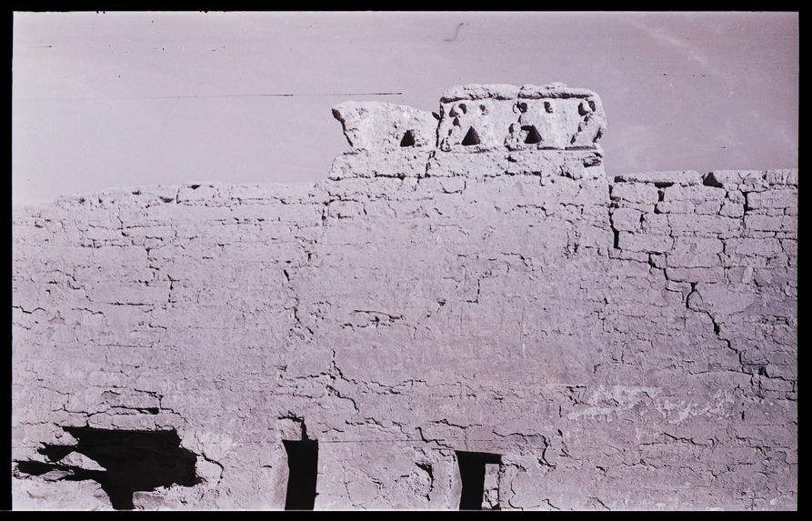 Bande-film de 6 vues concernant Tambo Colorado [vallée de Pisco, site archéologique]
