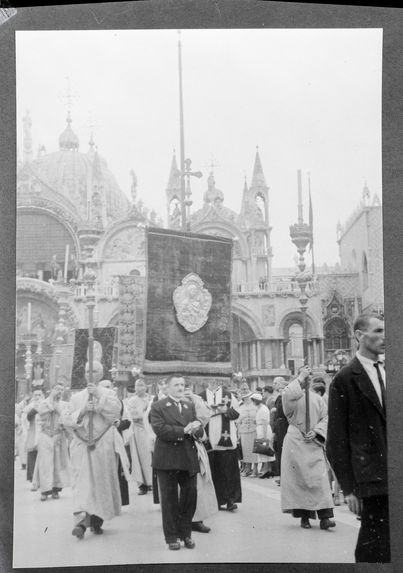 Venise : procession devant San Marco